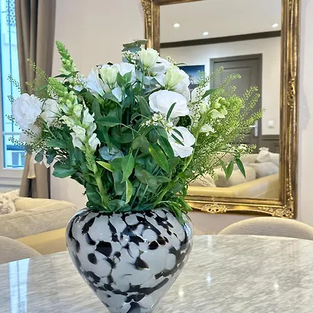 Luxury Family Getaway Near Place Vendome Apartment